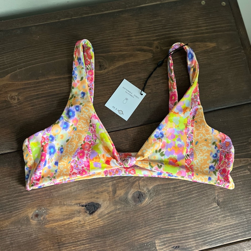 Skatie Penny Top Swim — NWT— Sz L Mallorca